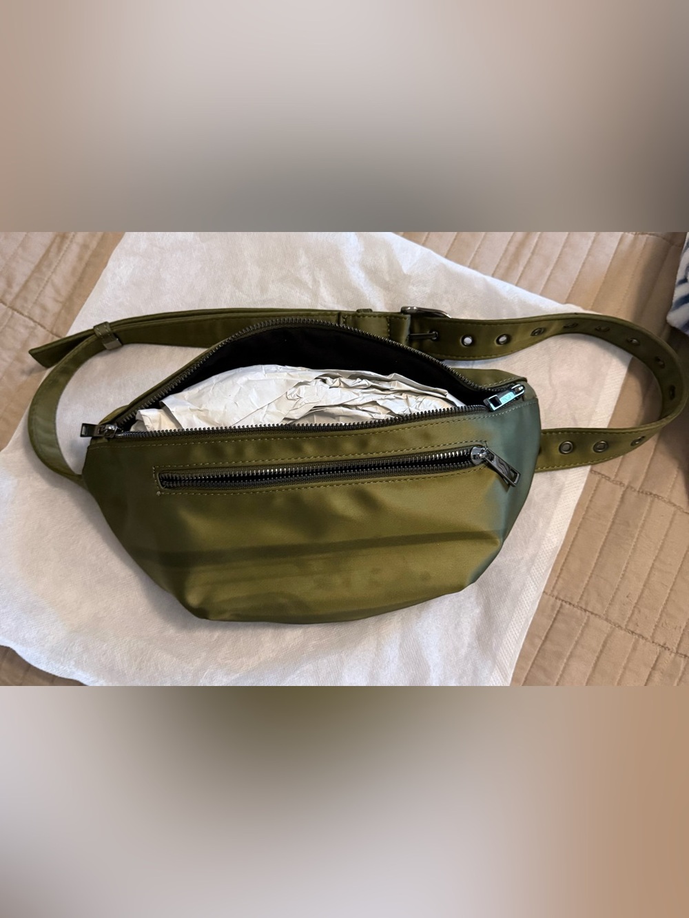 Olive Green Women's Crossbody Belt Bag with Adjustable Strap - Picture 5 of 8
